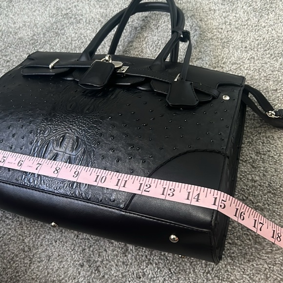 Black Purse - Picture 11 of 12